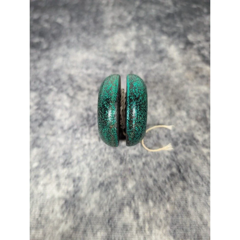 Vintage Green Sparkle Fli-Back Top Wooden Yo-Yo 60-70’s